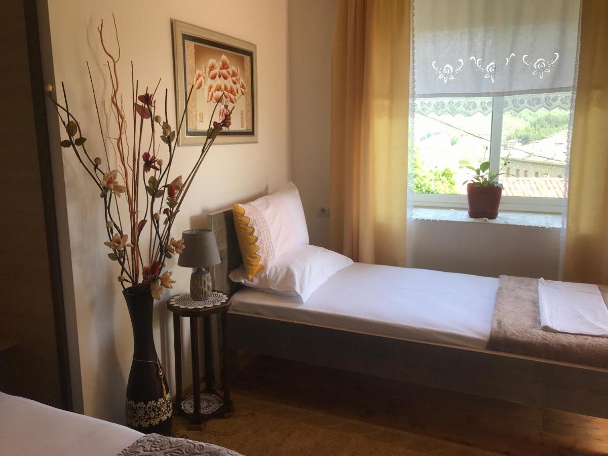 The Mosaic House - Shtepia Me Mozaik Hotel Permet Ngoại thất bức ảnh