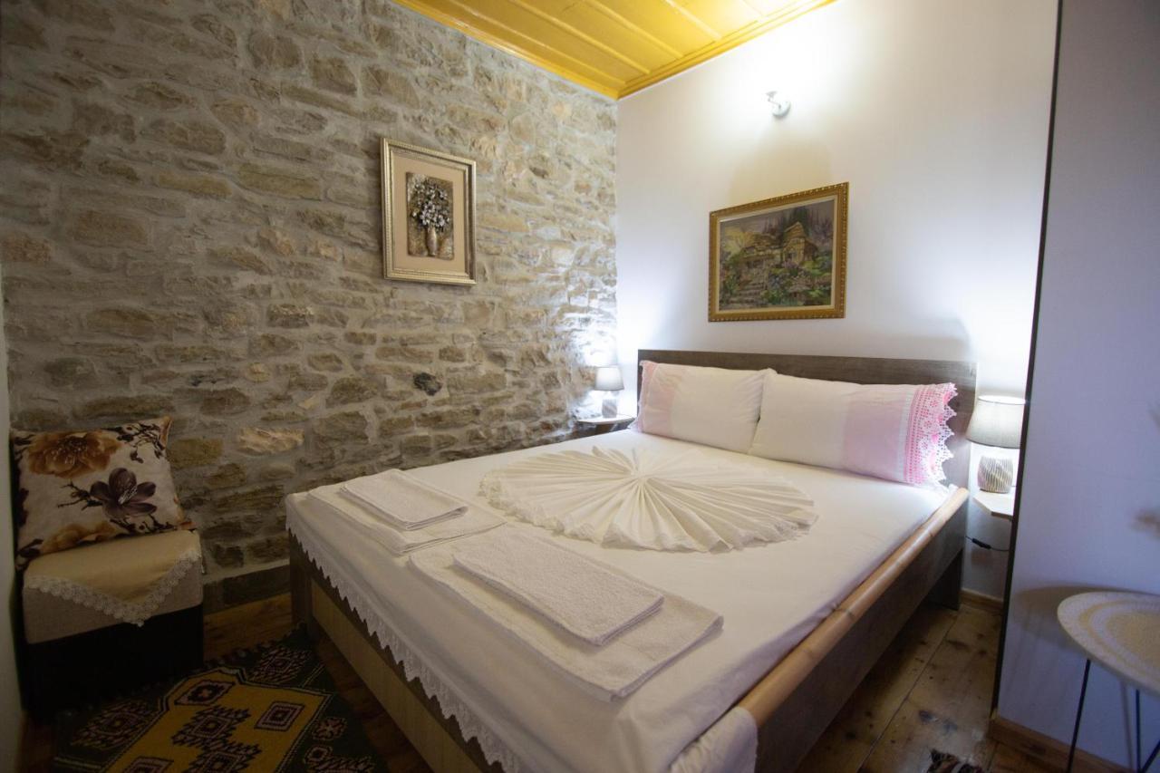 The Mosaic House - Shtepia Me Mozaik Hotel Permet Ngoại thất bức ảnh