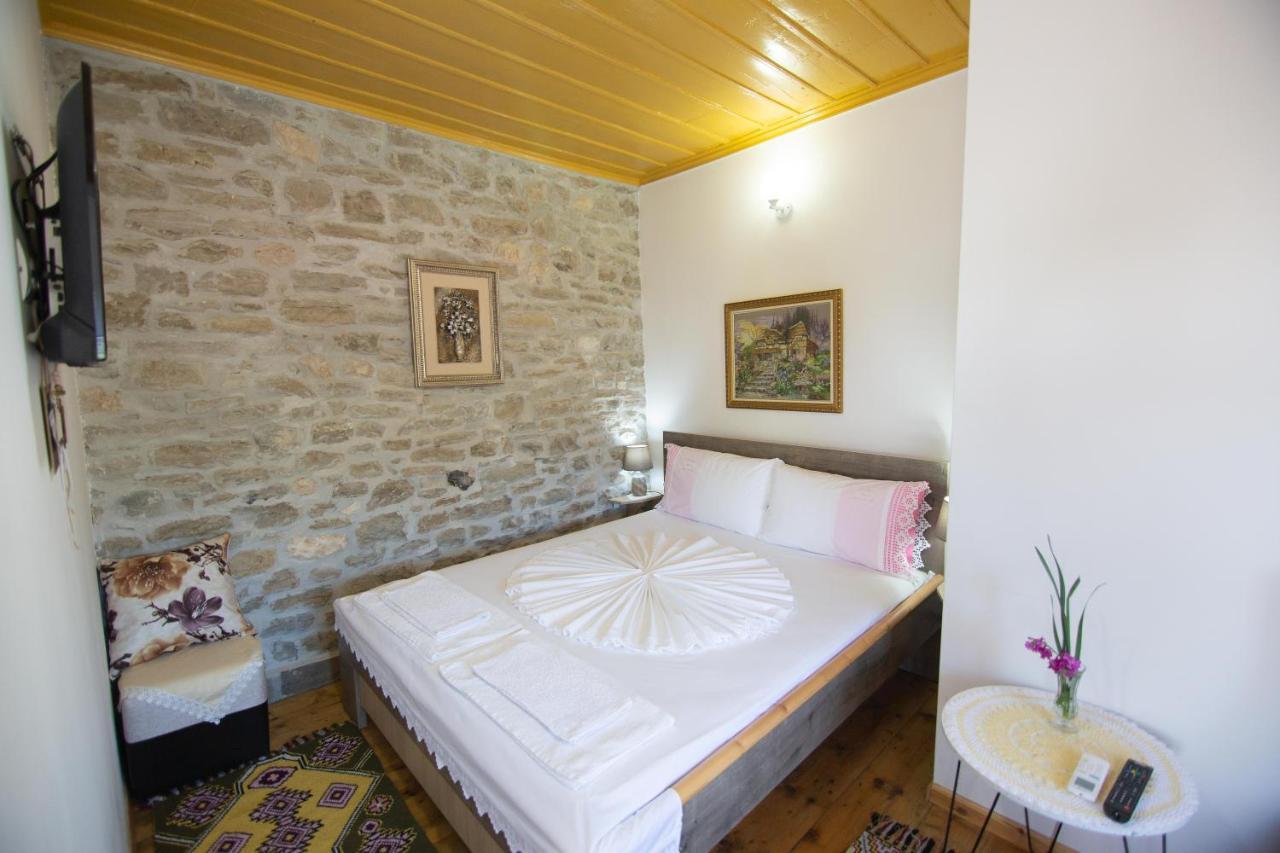 The Mosaic House - Shtepia Me Mozaik Hotel Permet Ngoại thất bức ảnh